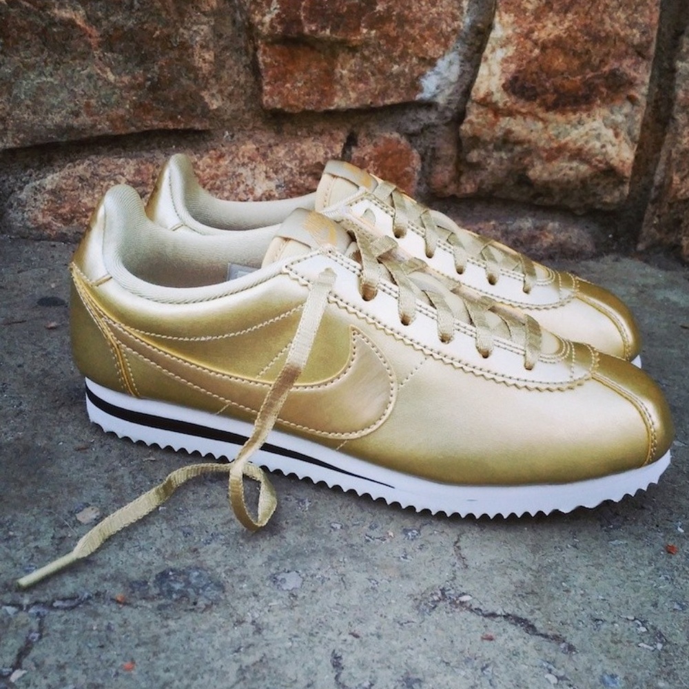 • ➳ Nike Cortez Special Edition Metallic Gold 6Y - Picture 8 of 8